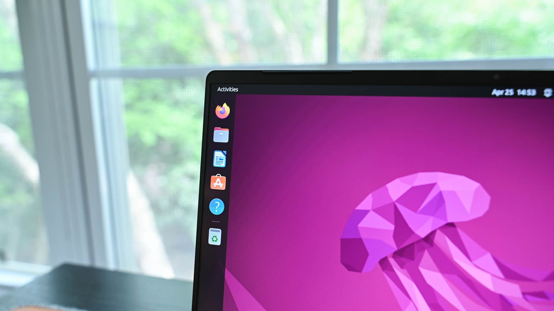 How to Install Software on Ubuntu: A Beginner's Guide to Snap and APT