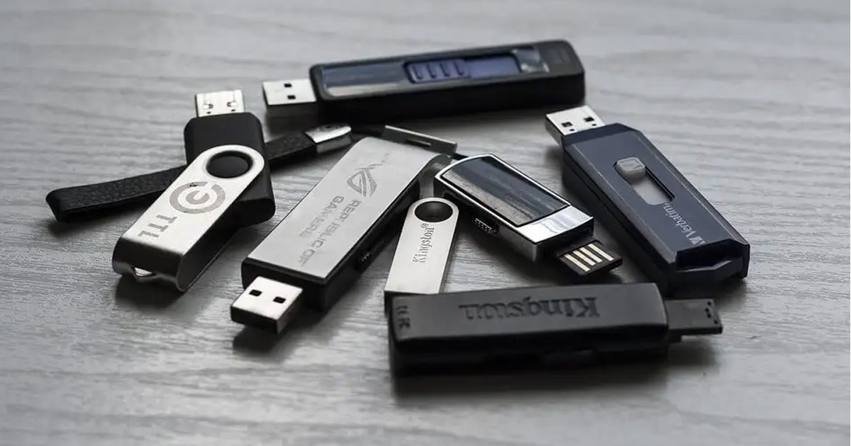 How to Format a USB Flash Drive (Windows & Mac)