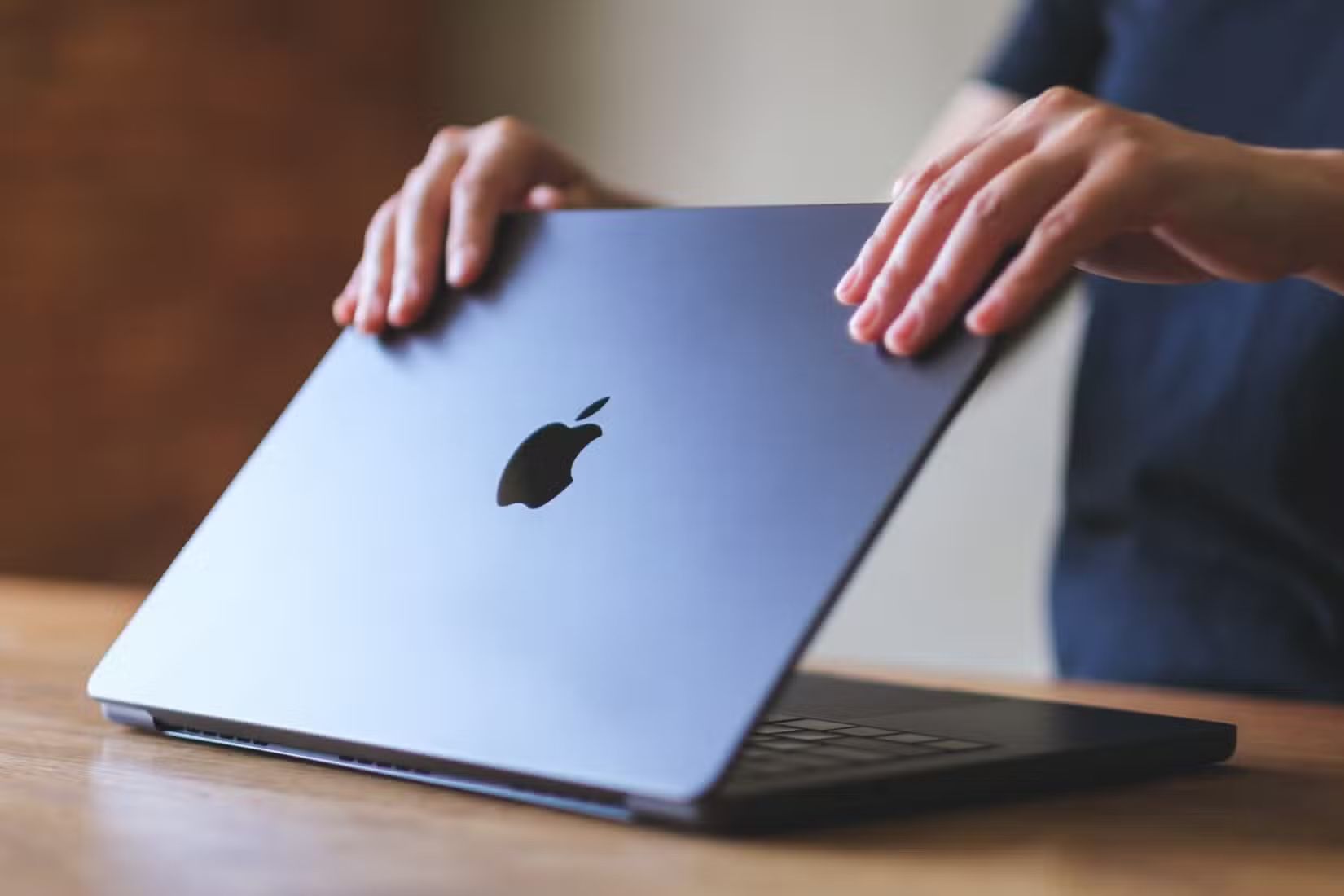 Cómo evitar que tu MacBook se inicie al abrir la tapa: ¡Descubre el truco! 🚀