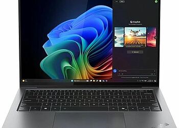 Windows 11 디스플레이와 Copilot이 탑재된 ThinkPad X9-14 1세대 노트북의 개봉기입니다. 고급스러운 초슬림 디자인과 백라이트 키보드를 특징으로 하며, 성능 분석 및 주요 구매 결정 요인을 살펴봅니다.