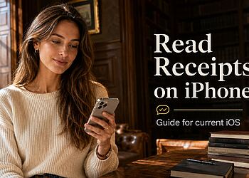 Mensajes leídos en iPhone - Mujer leyendo mensajes en un iPhone junto al texto “Read Receipts on iPhone”, guía para gestionar confirmaciones de lectura en iOS actual.